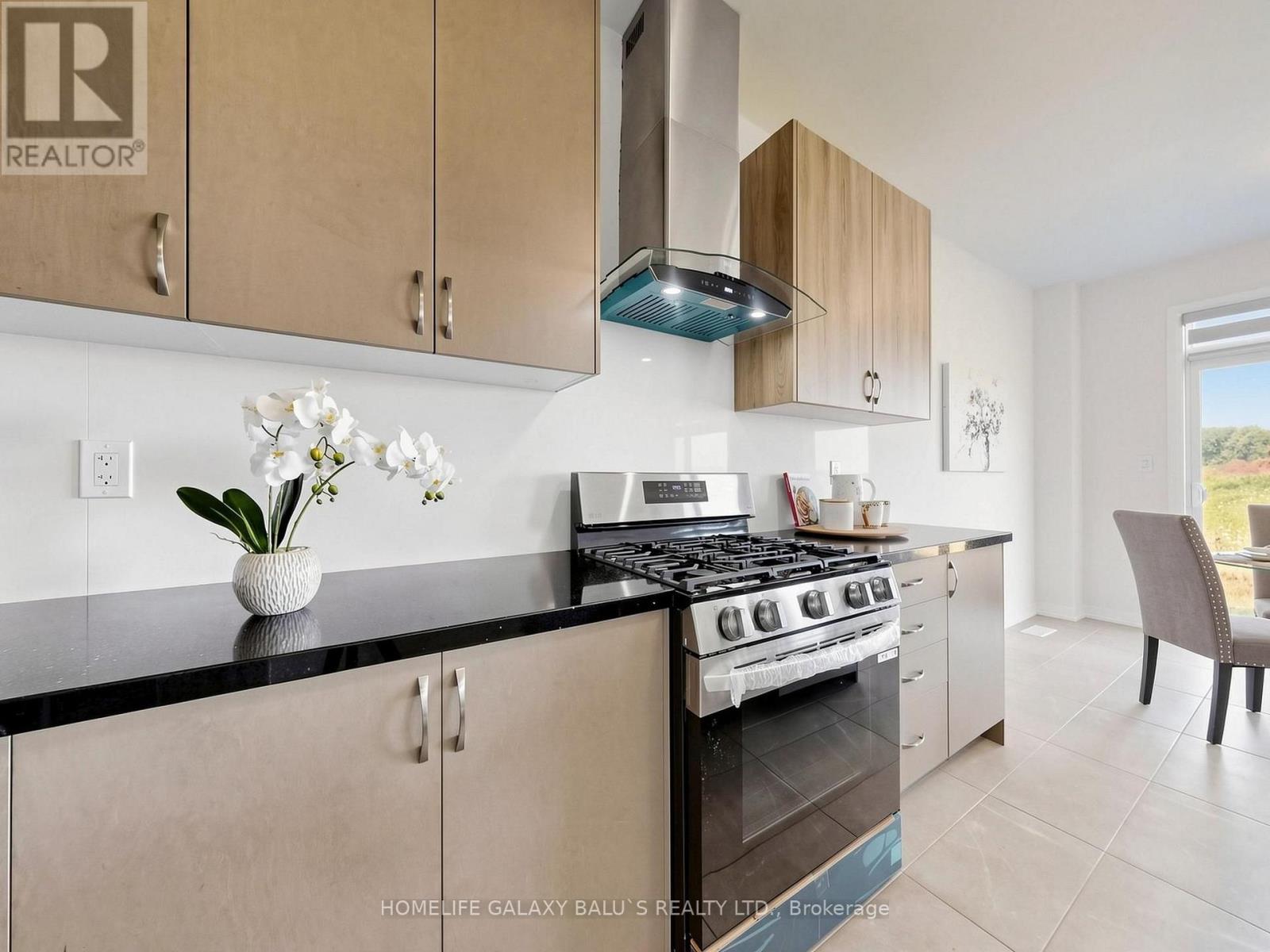 1074 Pisces Trail, Pickering, Ontario  L0H 1J0 - Photo 9 - E13648536