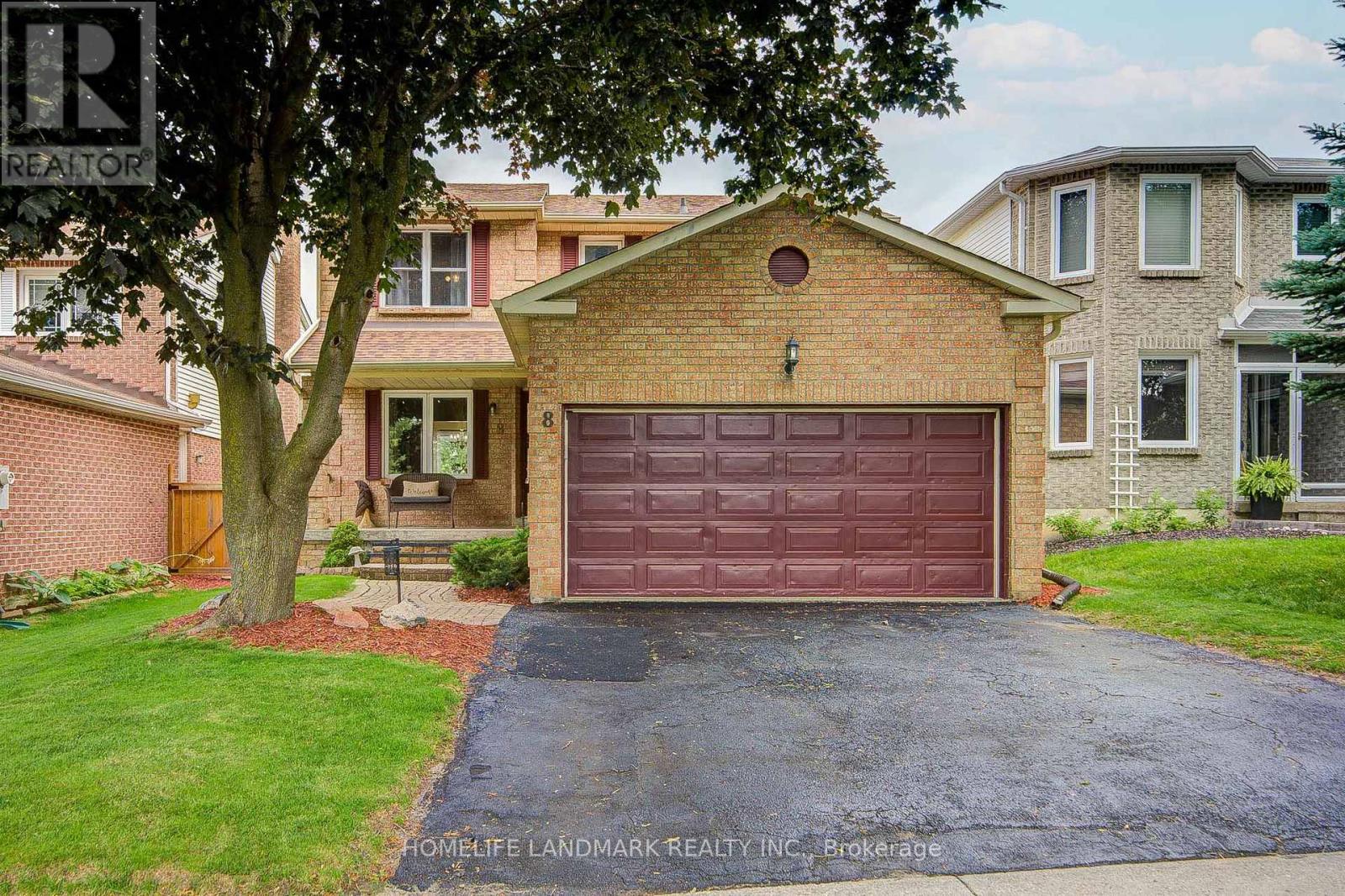 8 CLOSS SQUARE, Aurora, Ontario