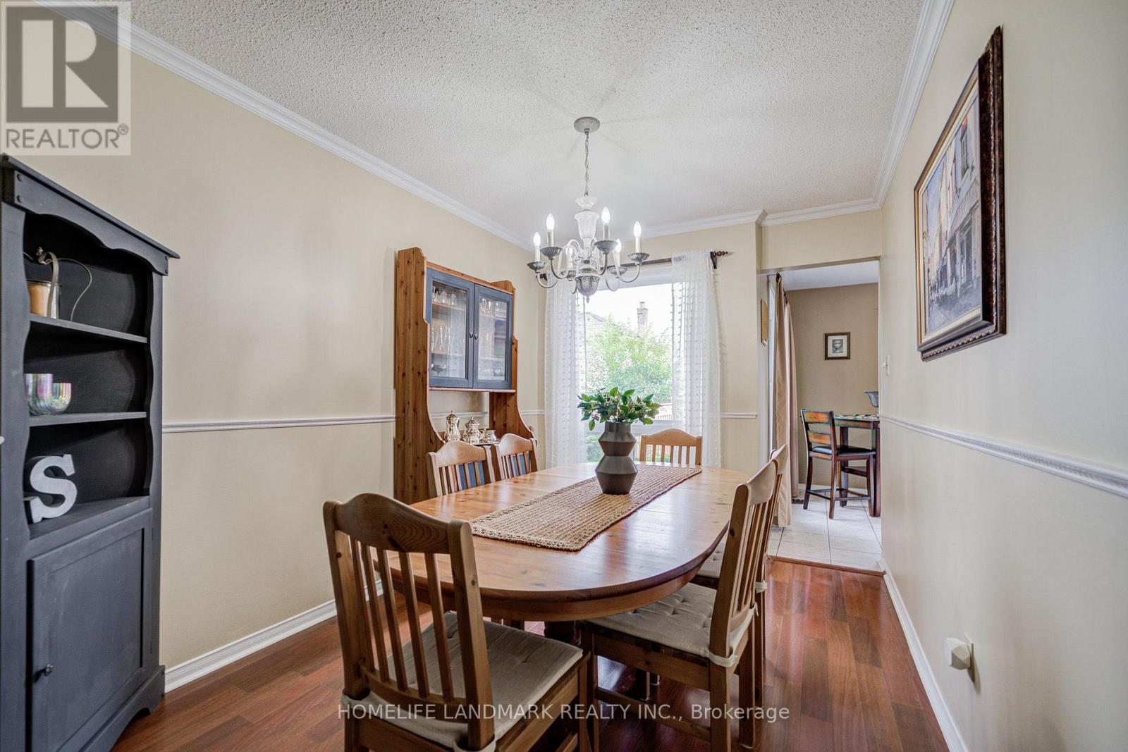 8 Closs Square, Aurora, Ontario  L4G 5H7 - Photo 6 - N13648488