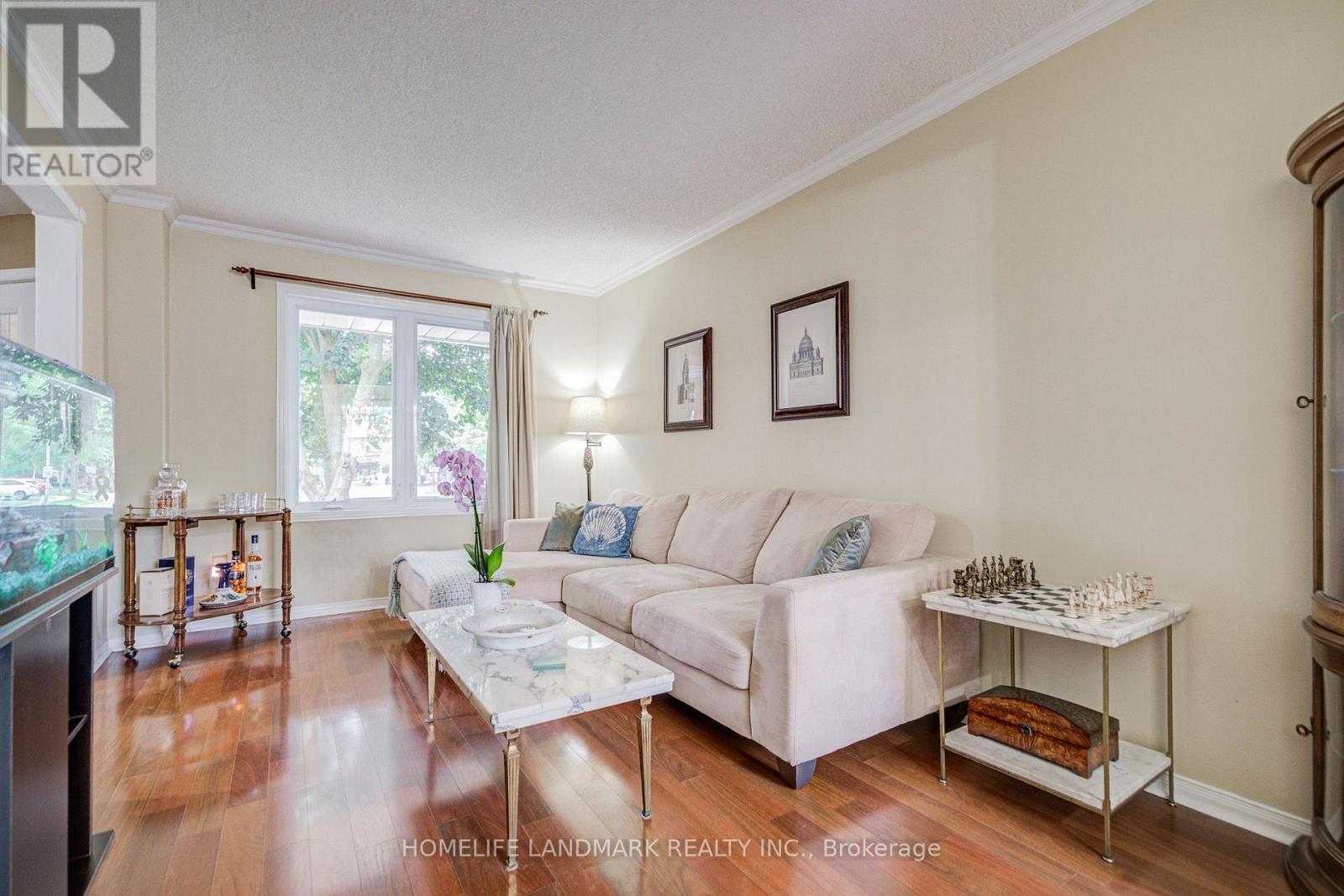 8 Closs Square, Aurora, Ontario  L4G 5H7 - Photo 7 - N13648488