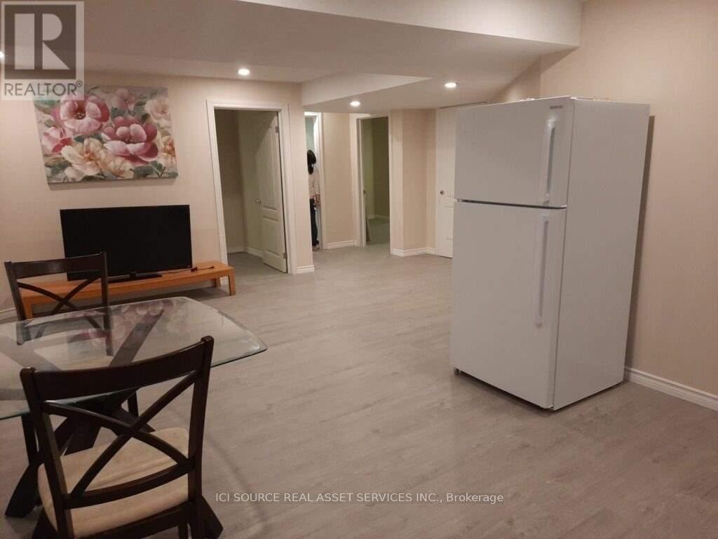 Lower - 8 Headford Avenue, Richmond Hill (Bayview Hill), Ontario  L4B 3V7 - Photo 2 - N13648582
