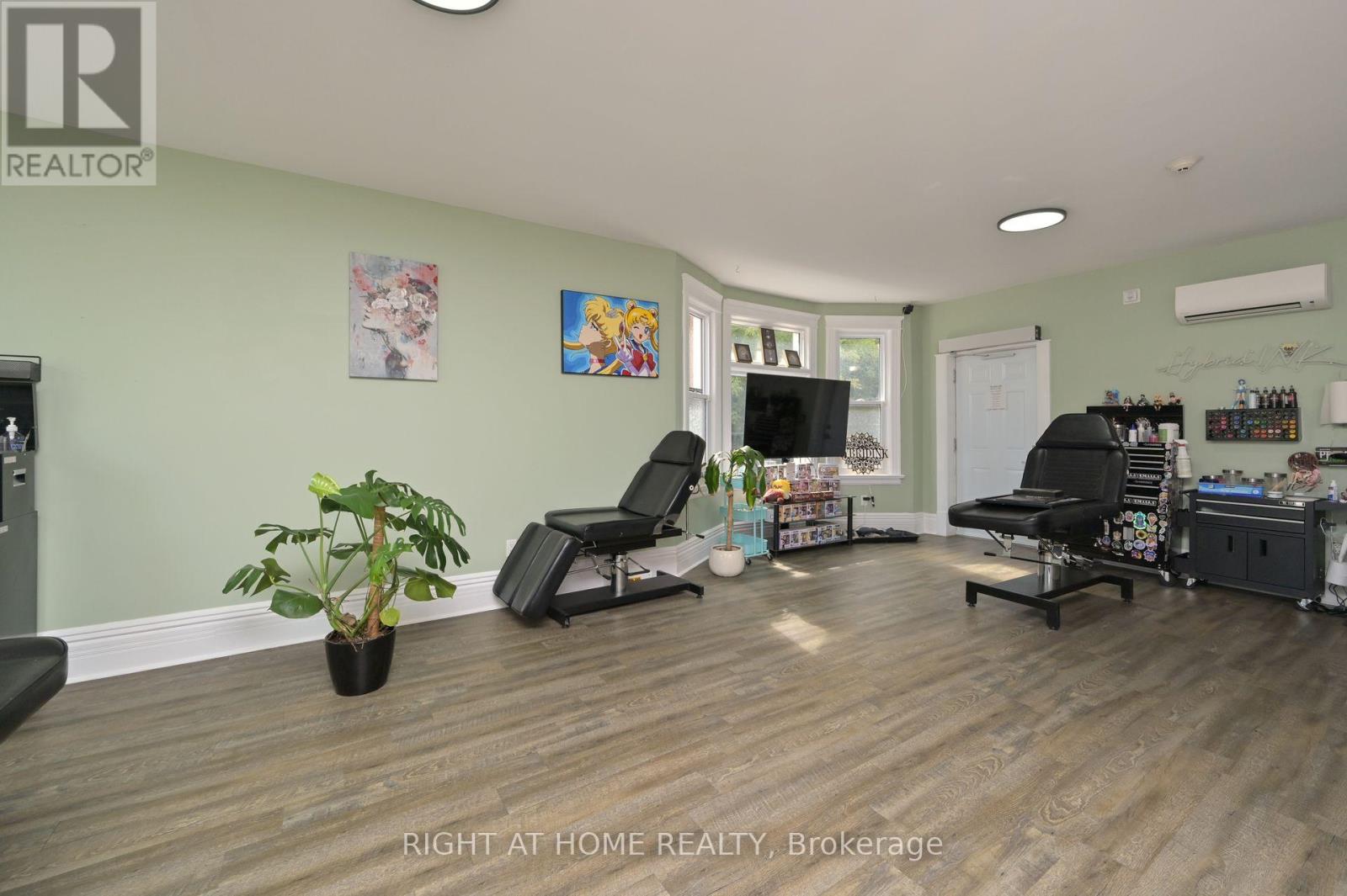 102 A & B - 170 Bradford Street, Barrie, Ontario L4N 3B5 - Photo 10 - S13648480