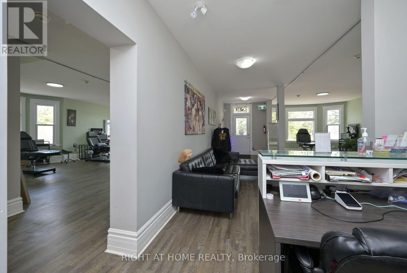 102 A & B - 170 Bradford Street, Barrie, Ontario L4N 3B5 - Photo 14 - S13648480