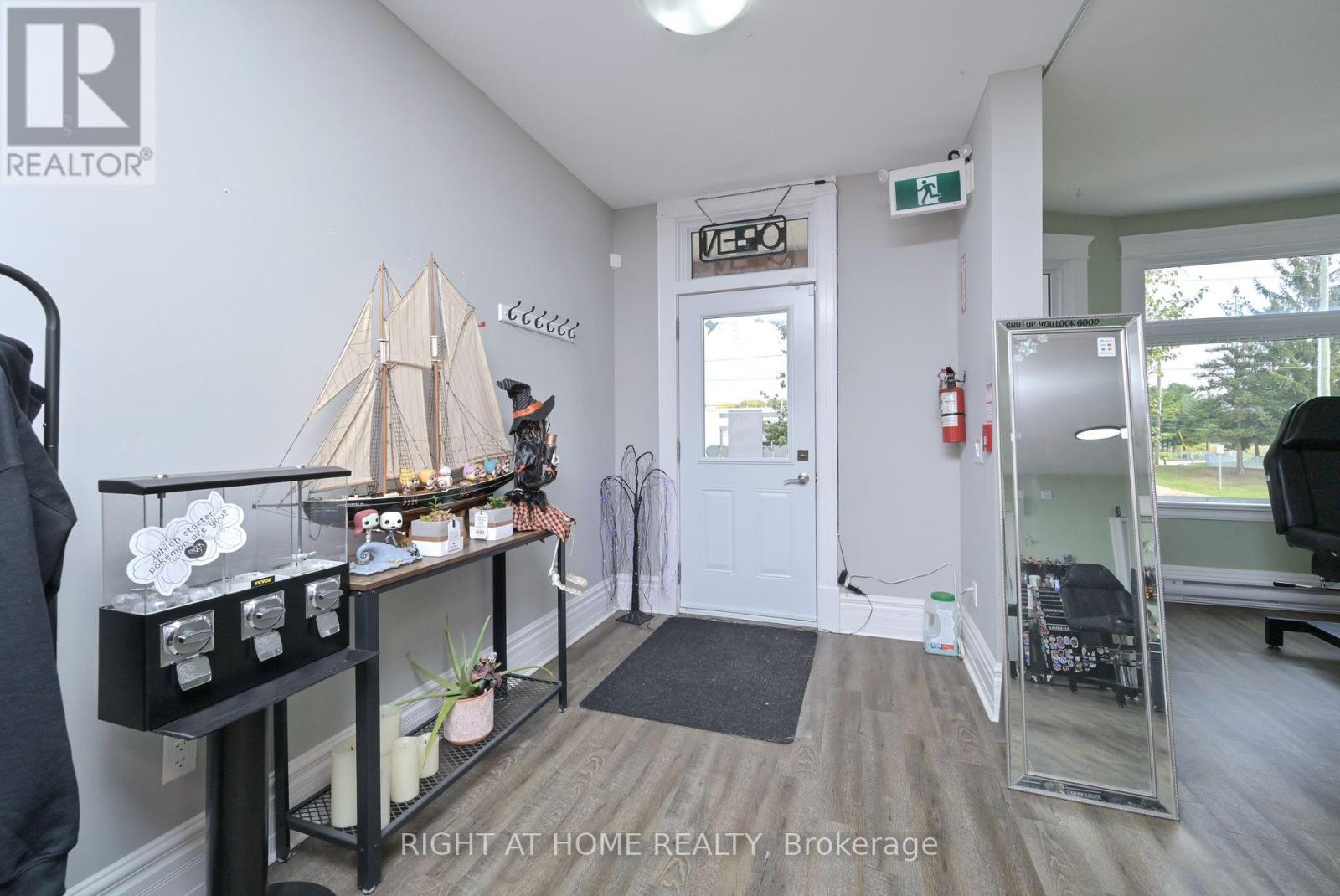 102 A & B - 170 Bradford Street, Barrie, Ontario L4N 3B5 - Photo 6 - S13648480