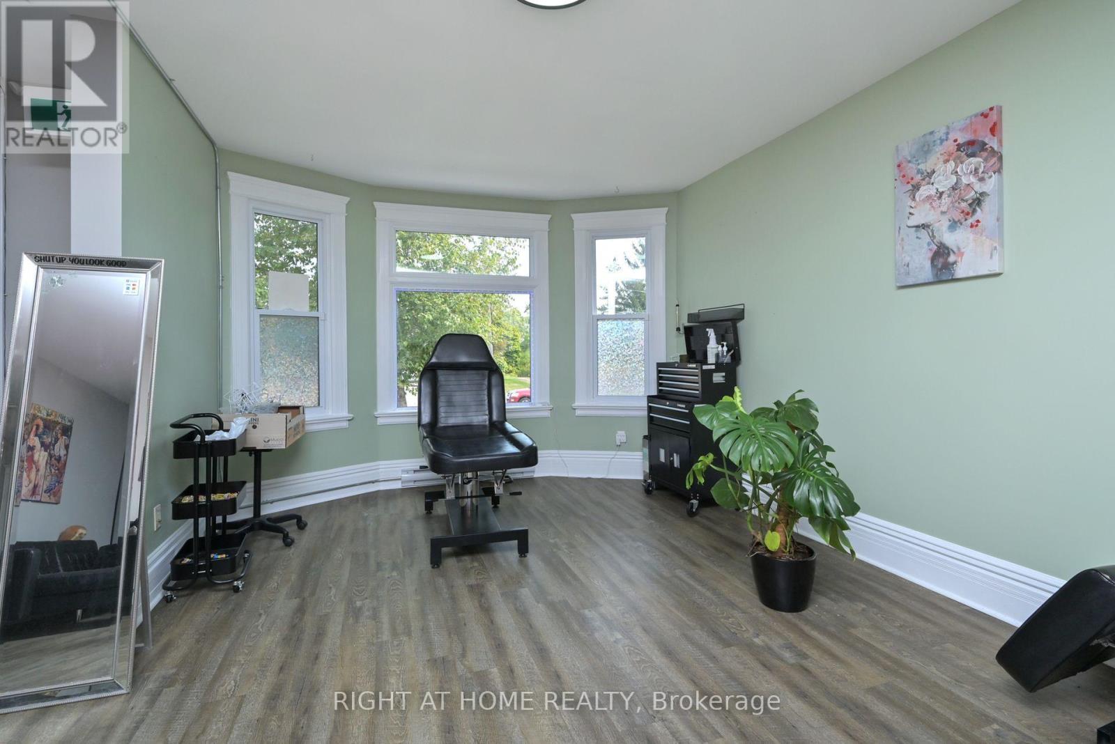 102 A & B - 170 Bradford Street, Barrie, Ontario L4N 3B5 - Photo 9 - S13648480