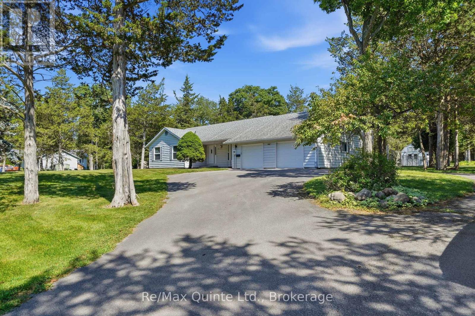 1076 Massassauga Road, Prince Edward County, Ontario  K8N 4Z7 - Photo 1 - X13648588