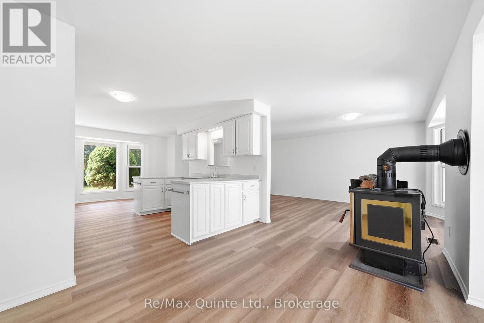 1076 Massassauga Road, Prince Edward County, Ontario  K8N 4Z7 - Photo 12 - X13648588