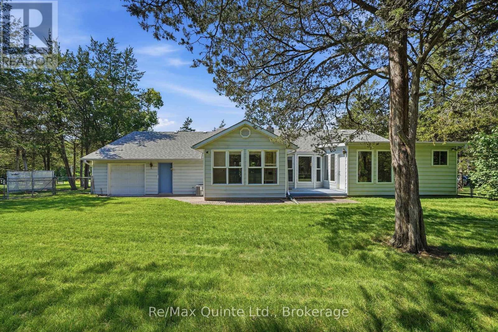 1076 Massassauga Road, Prince Edward County, Ontario  K8N 4Z7 - Photo 40 - X13648588