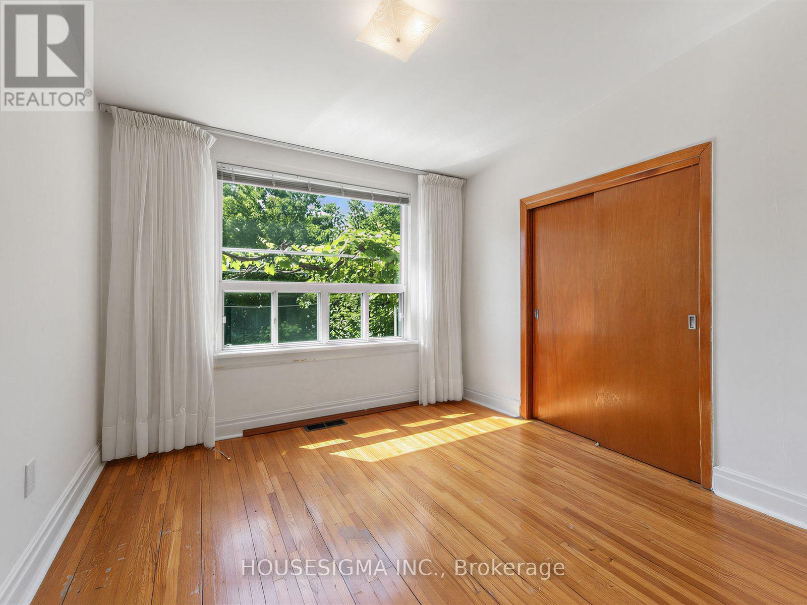 491 Hopewell Avenue, Toronto, Ontario  M6E 2S5 - Photo 11 - W13648560
