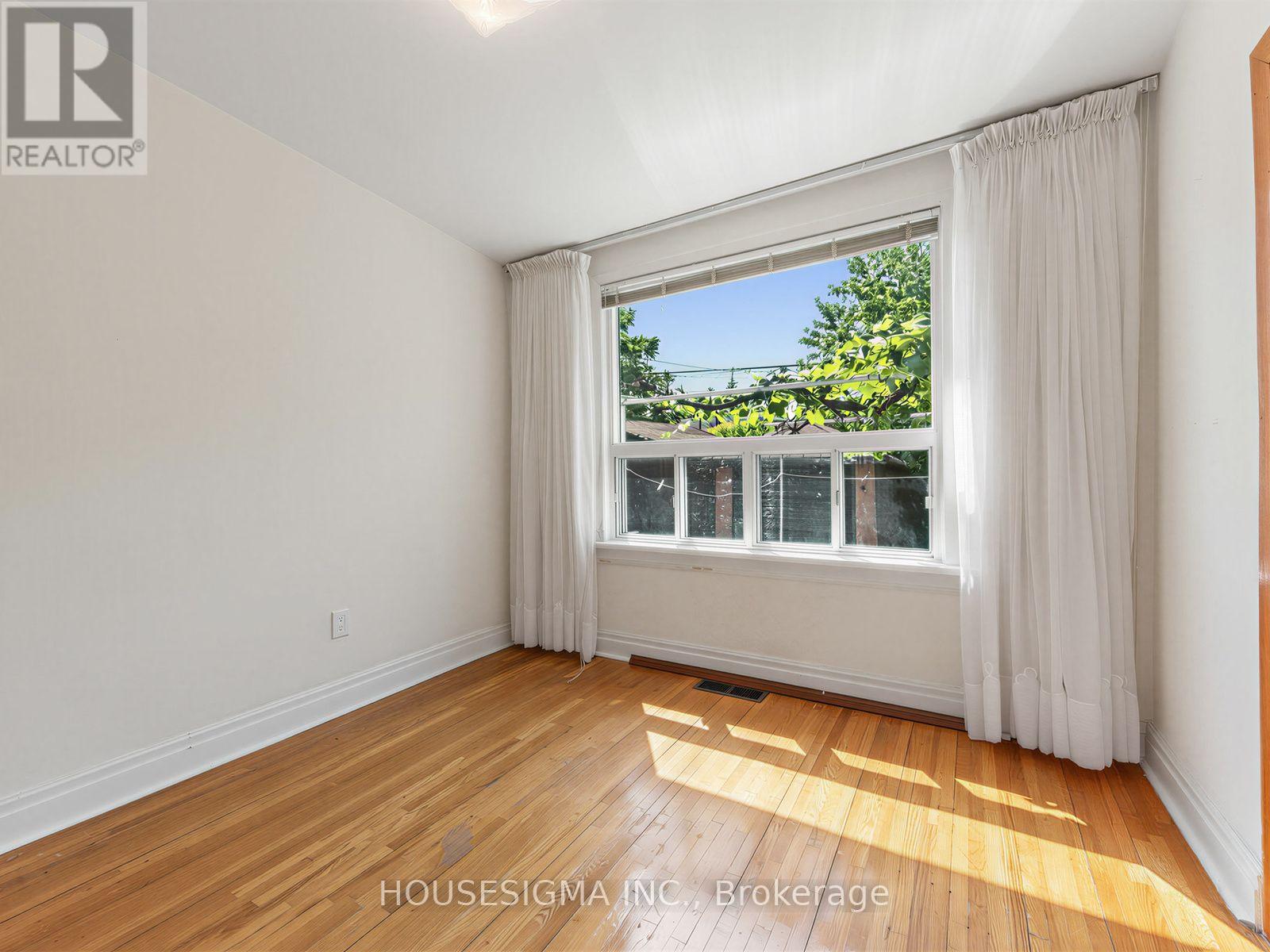 491 Hopewell Avenue, Toronto, Ontario  M6E 2S5 - Photo 12 - W13648560