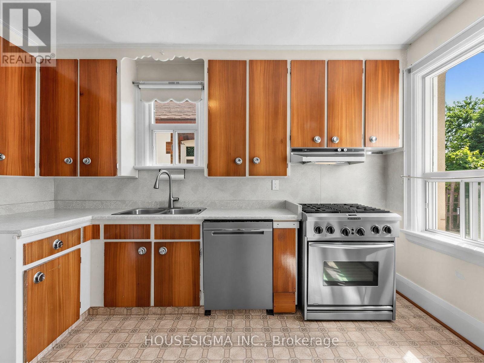 491 Hopewell Avenue, Toronto, Ontario  M6E 2S5 - Photo 15 - W13648560