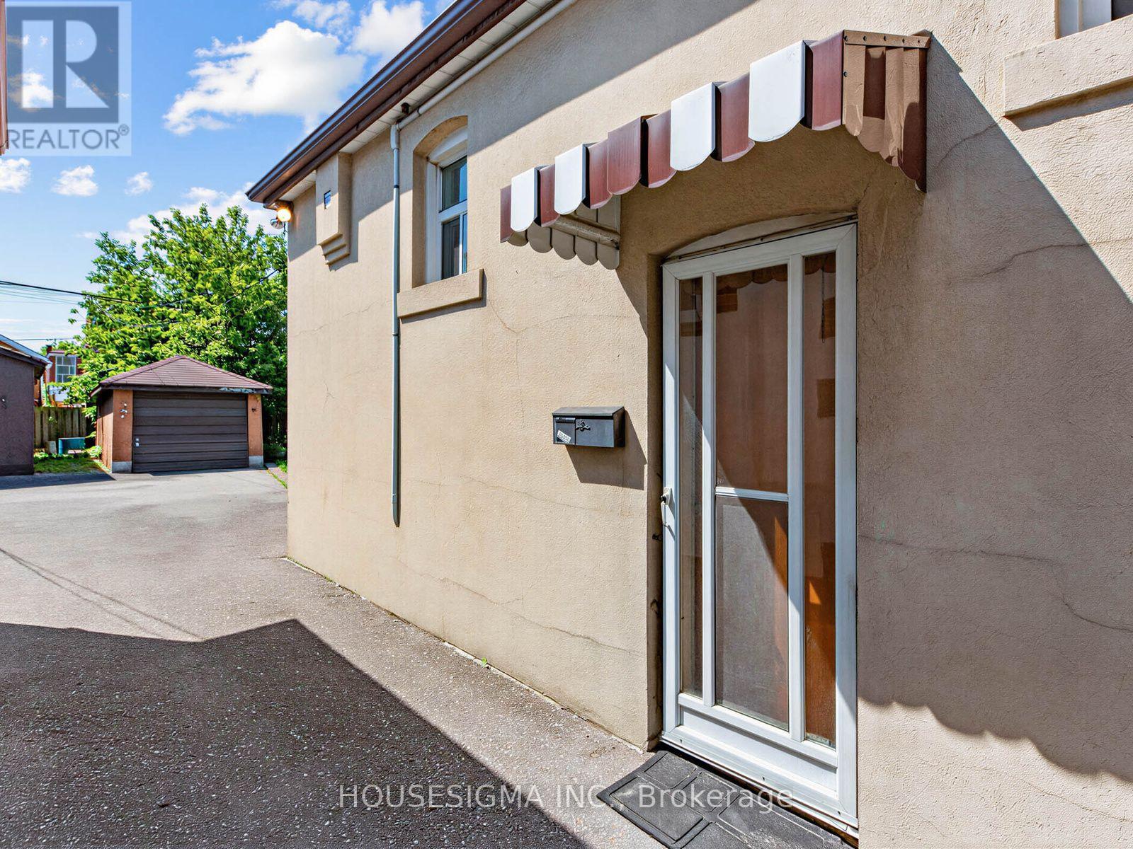 491 Hopewell Avenue, Toronto, Ontario  M6E 2S5 - Photo 21 - W13648560