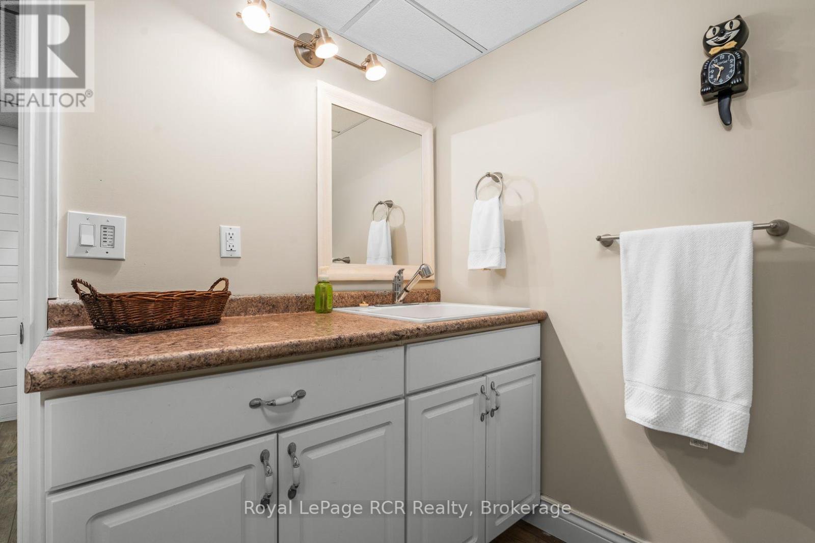 142 12th Avenue, Hanover, Ontario N4N 2S7 - Photo 32 - X13648240