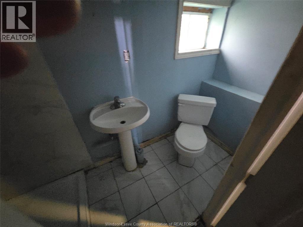 393 Newbury Street, Windsor, Ontario  N9A 6A1 - Photo 23 - 26019094