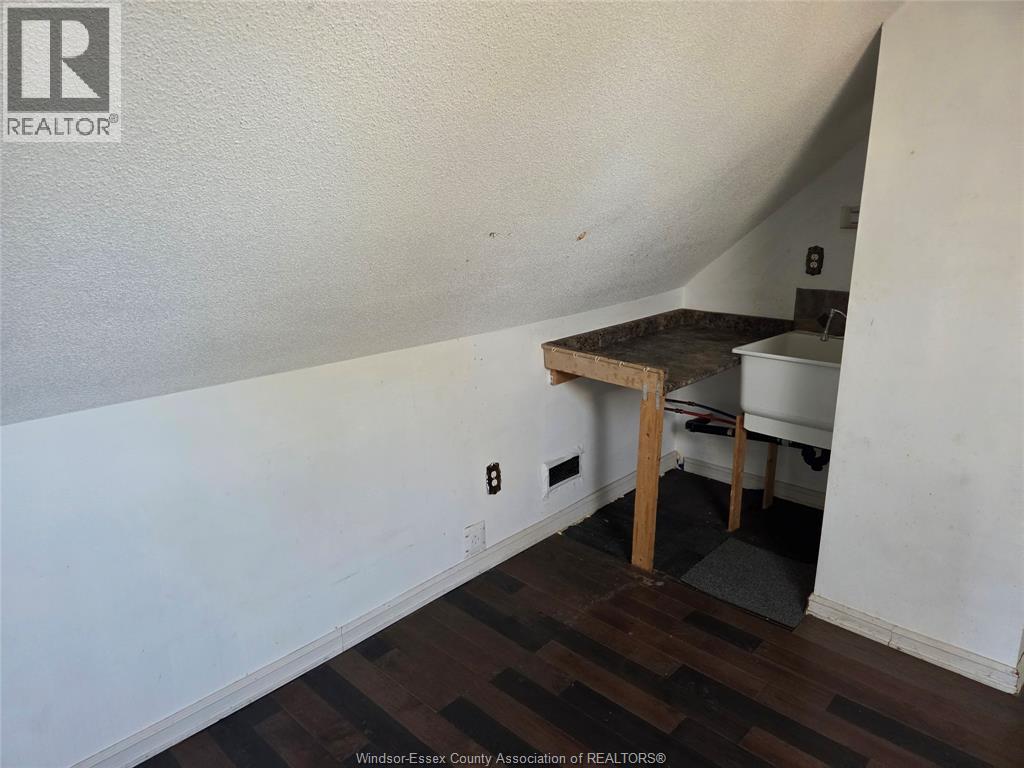 393 Newbury Street, Windsor, Ontario  N9A 6A1 - Photo 19 - 26019094
