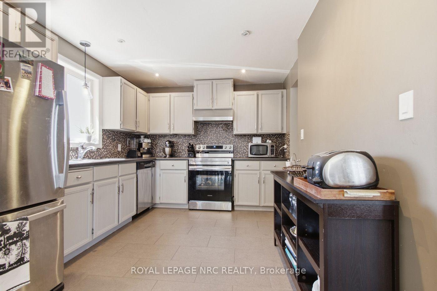 5 Culligan Crescent, Thorold, Ontario  L2V 4P1 - Photo 5 - X13648618