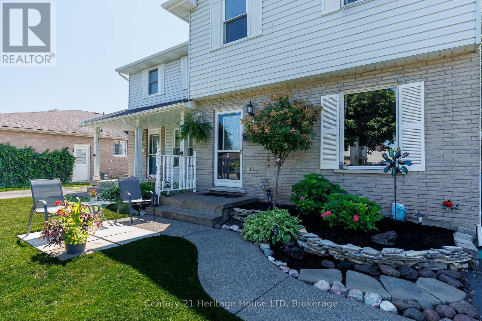 6477 Malibu Drive, Niagara Falls, Ontario  L2H 2W4 - Photo 4 - X13648620