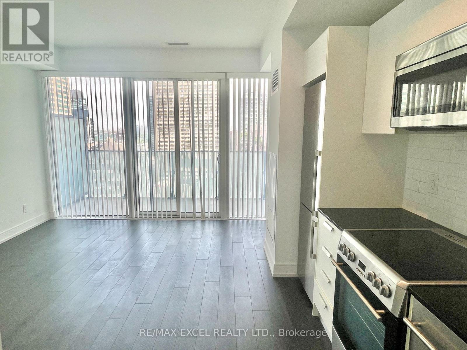 2208 - 42 Charles Street E, Toronto, Ontario  M4Y 0B7 - Photo 3 - C13648634