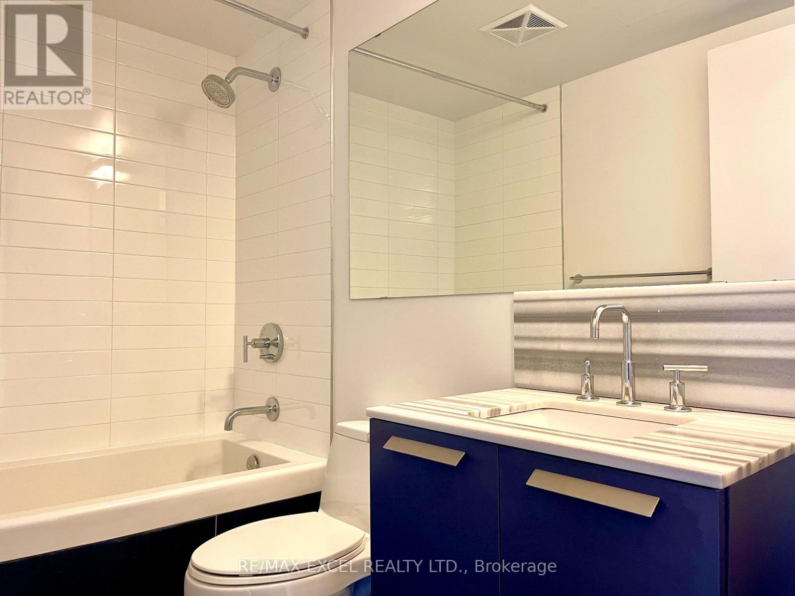 2208 - 42 Charles Street E, Toronto, Ontario  M4Y 0B7 - Photo 8 - C13648634