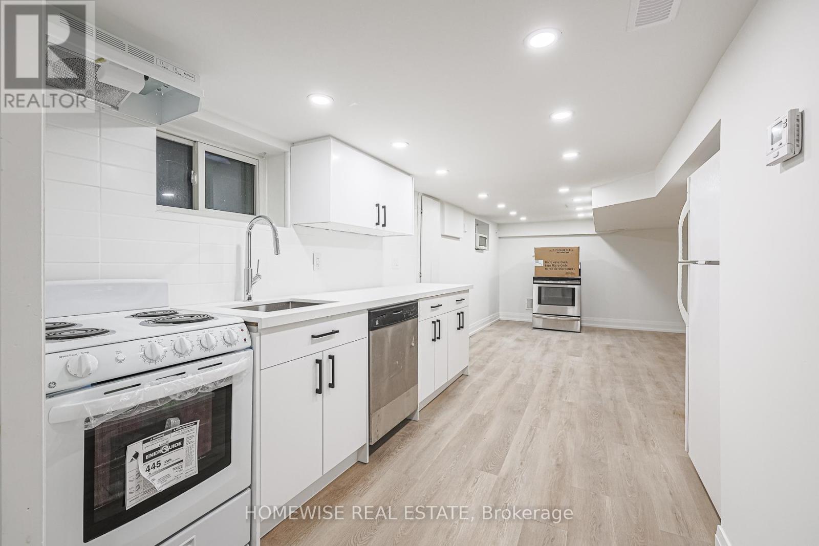 Lower - 81 Shields Avenue, Toronto, Ontario  M5N 2K3 - Photo 4 - C13648640