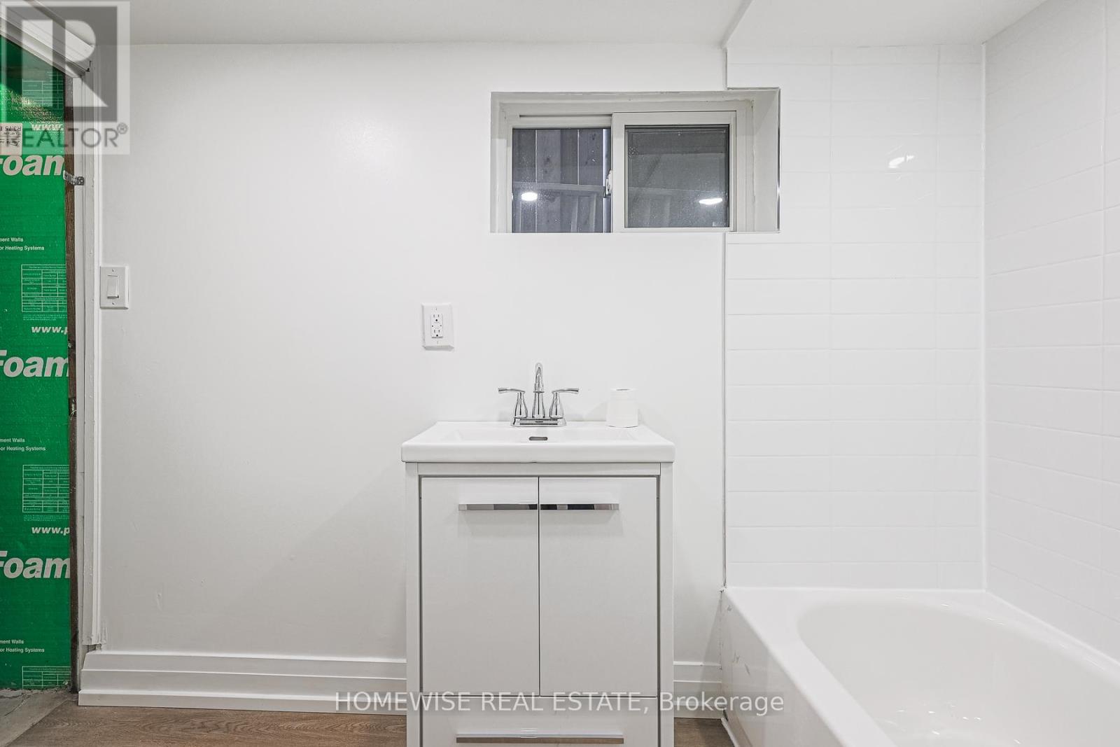 Lower - 81 Shields Avenue, Toronto, Ontario  M5N 2K3 - Photo 7 - C13648640