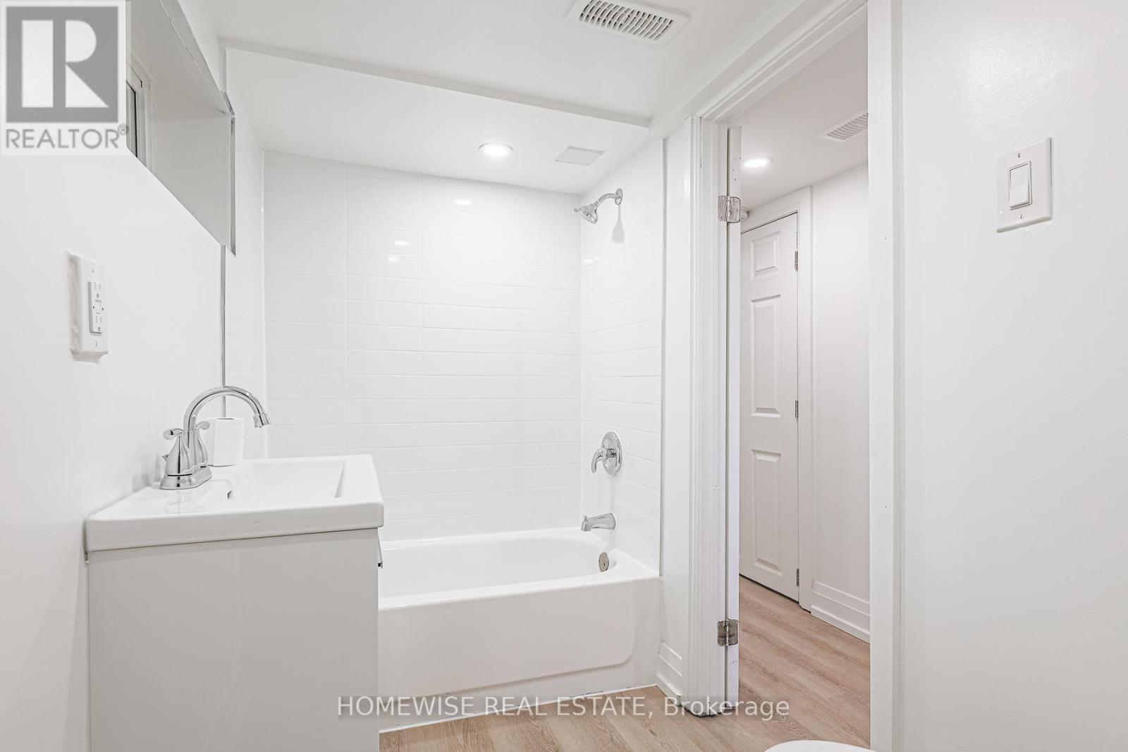 Lower - 81 Shields Avenue, Toronto, Ontario  M5N 2K3 - Photo 8 - C13648640