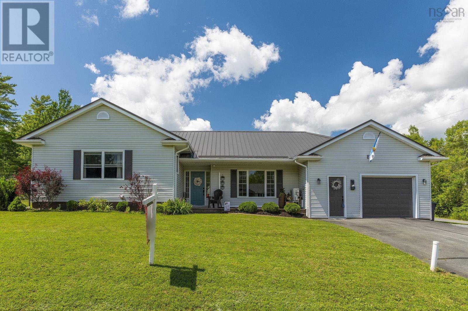 10 Brookside Avenue, Lantz, Nova Scotia