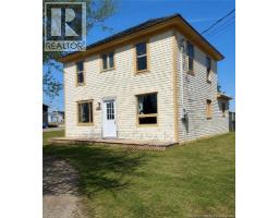 385 St-Pierre E, Caraquet, New Brunswick