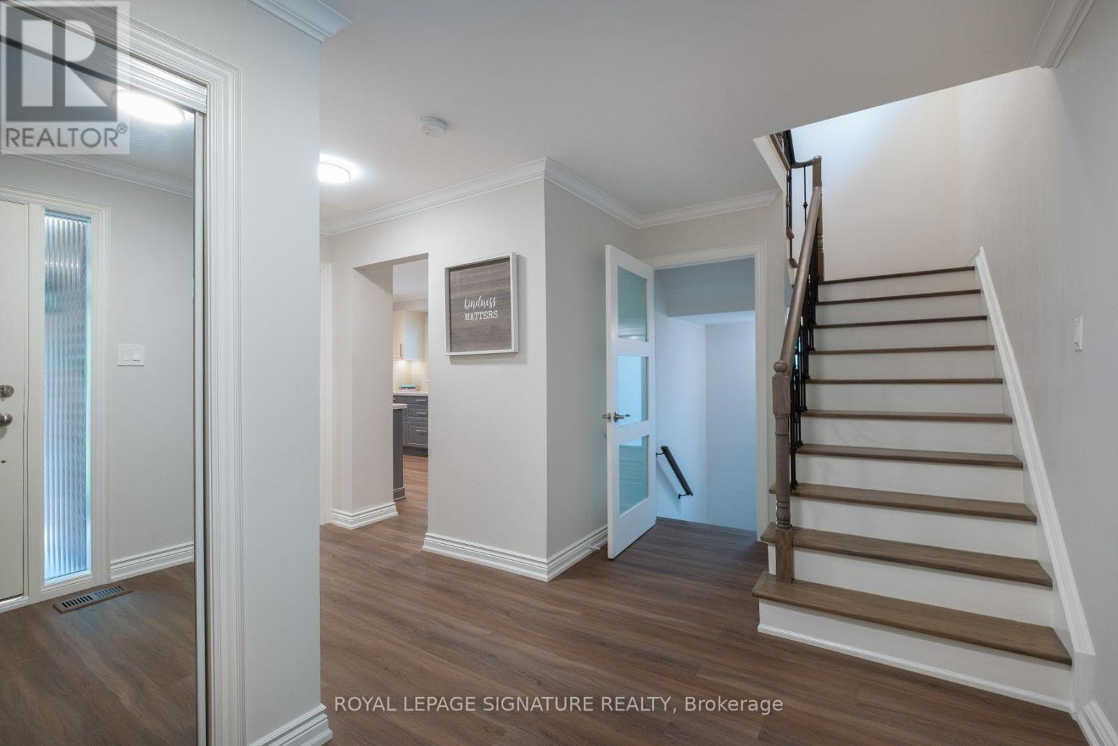 32 Richwood Drive, Markham, Ontario  L3P 3Y6 - Photo 6 - N13648636