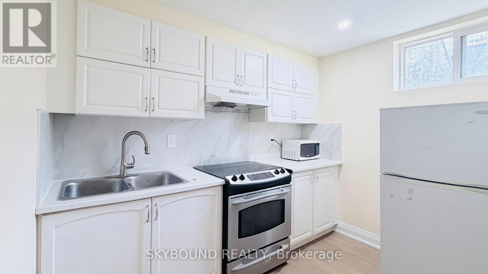 1298 Forest Hill, Oakville, Ontario  L6H 2S4 - Photo 10 - W13648606