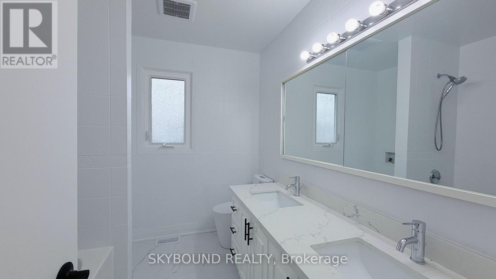 1298 Forest Hill, Oakville, Ontario  L6H 2S4 - Photo 7 - W13648606