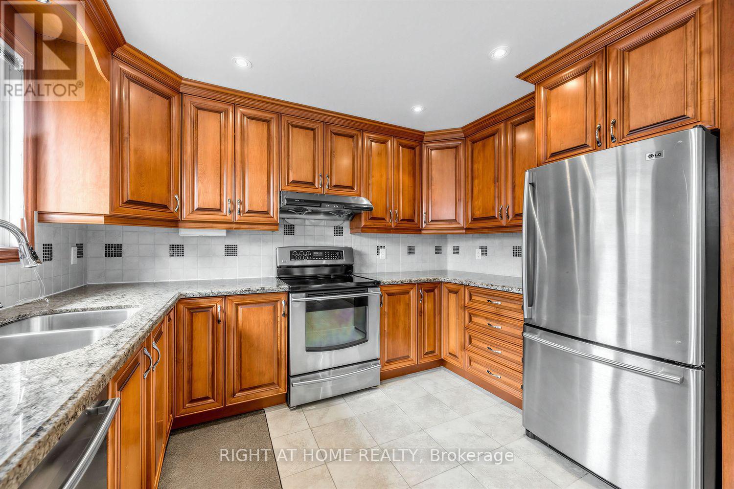 3126 Mccarthy Court, Mississauga, Ontario  L4Y 3Z5 - Photo 16 - W13648660