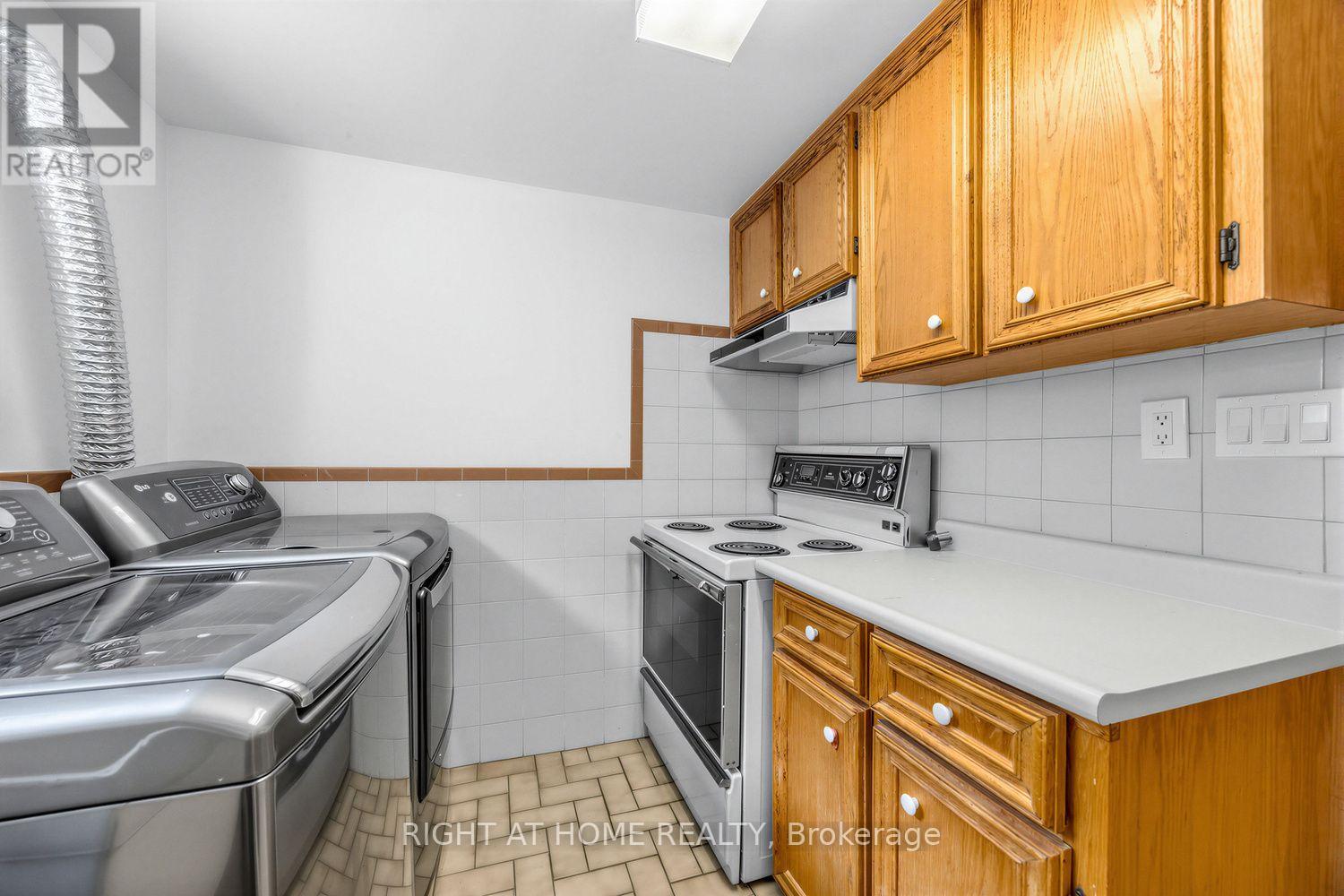 3126 Mccarthy Court, Mississauga, Ontario  L4Y 3Z5 - Photo 30 - W13648660