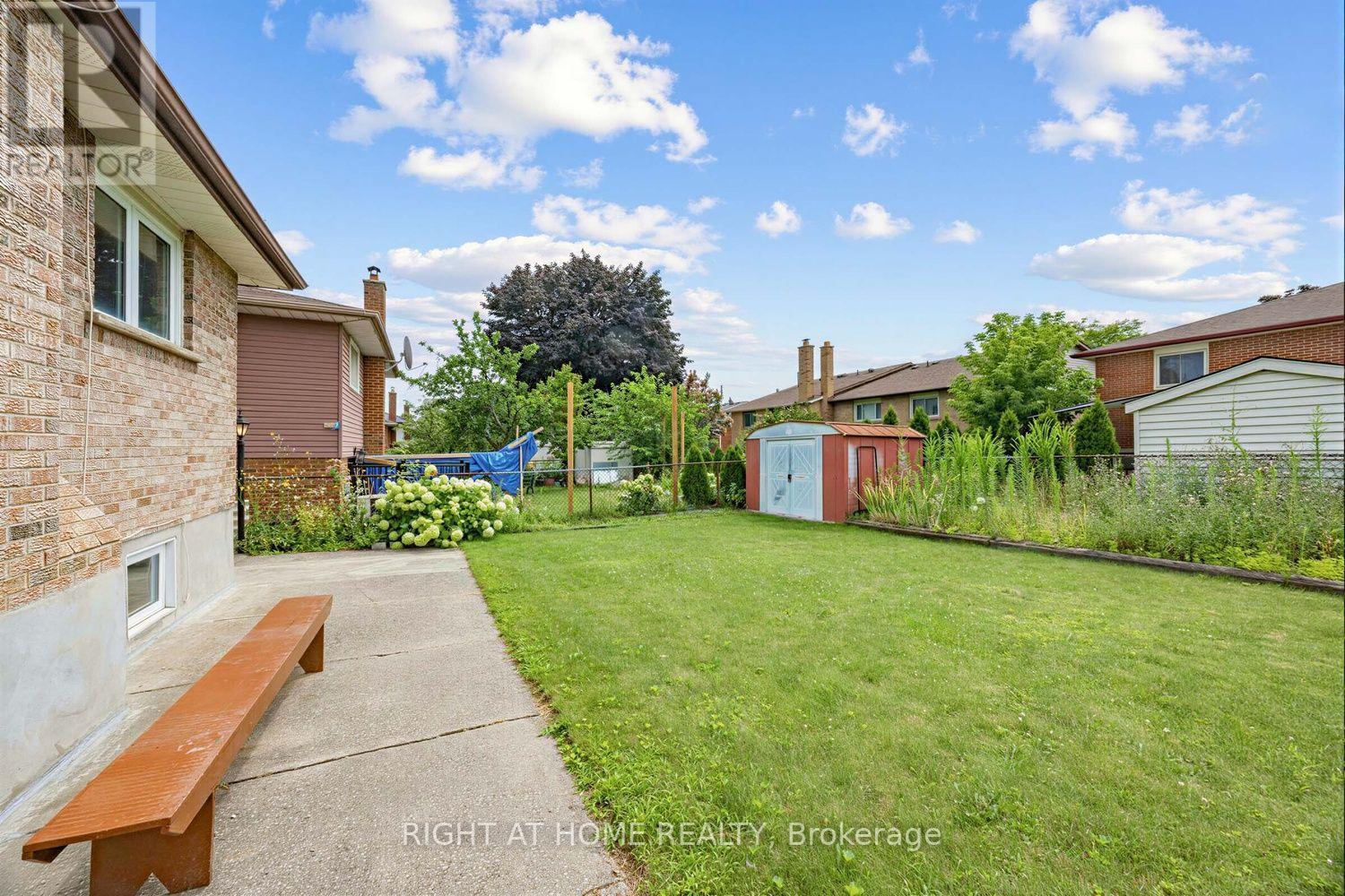 3126 Mccarthy Court, Mississauga, Ontario  L4Y 3Z5 - Photo 37 - W13648660