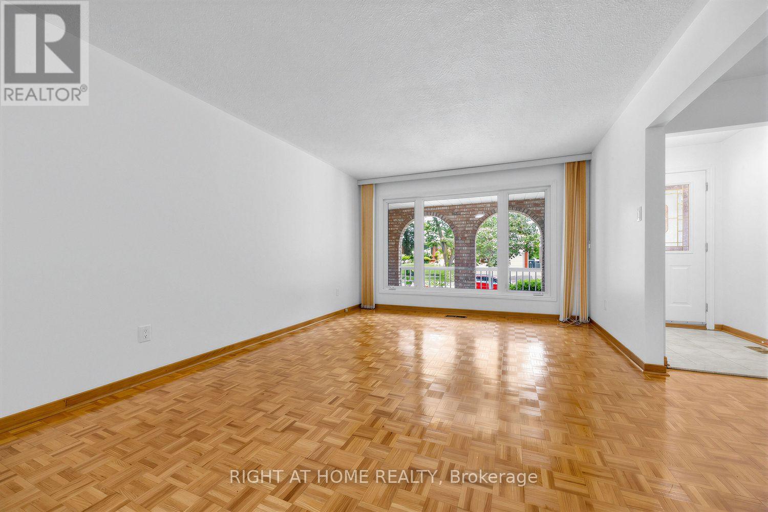 3126 Mccarthy Court, Mississauga, Ontario  L4Y 3Z5 - Photo 5 - W13648660