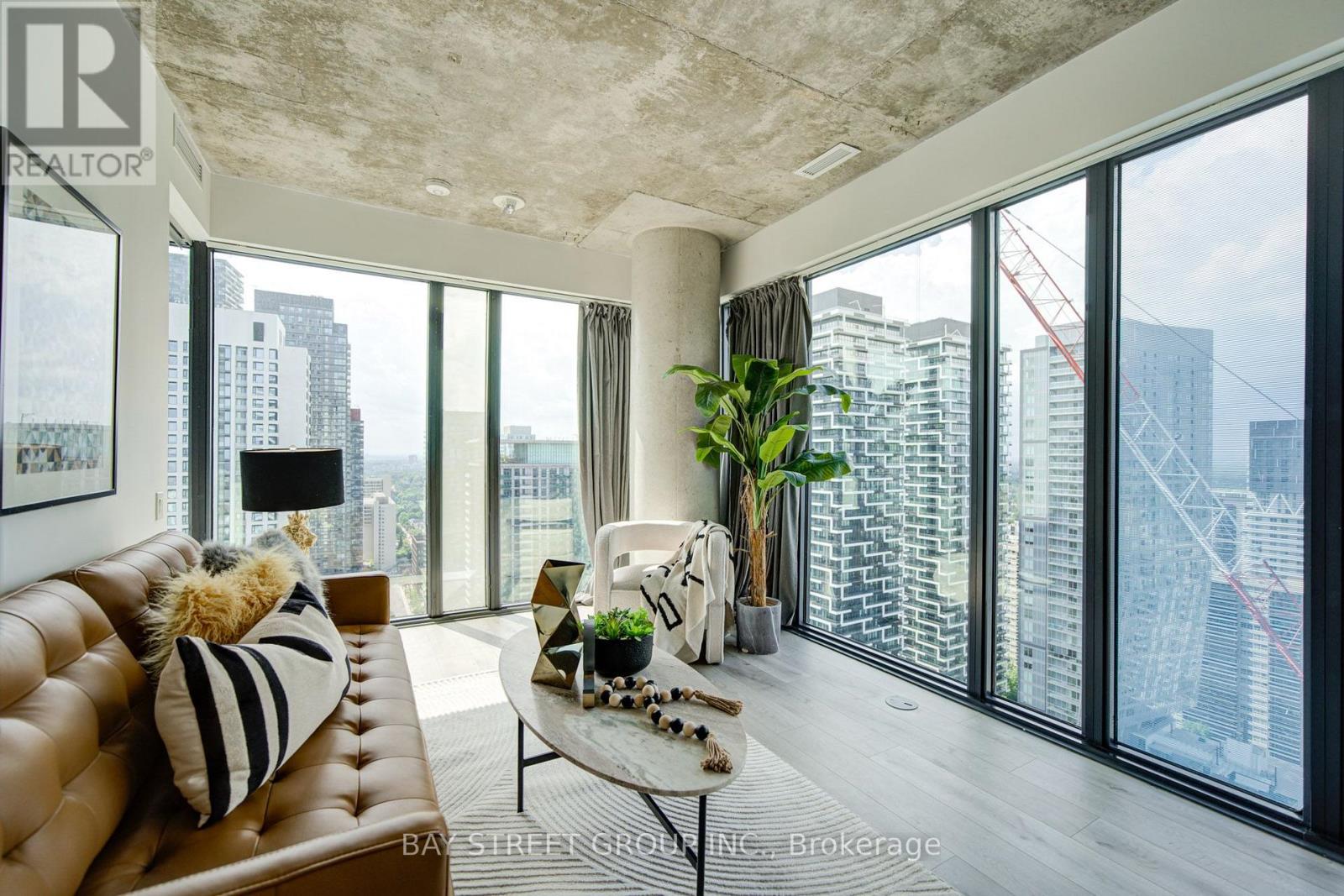 3303 - 161 Roehampton Avenue, Toronto, Ontario  M4P 0C8 - Photo 17 - C13648698