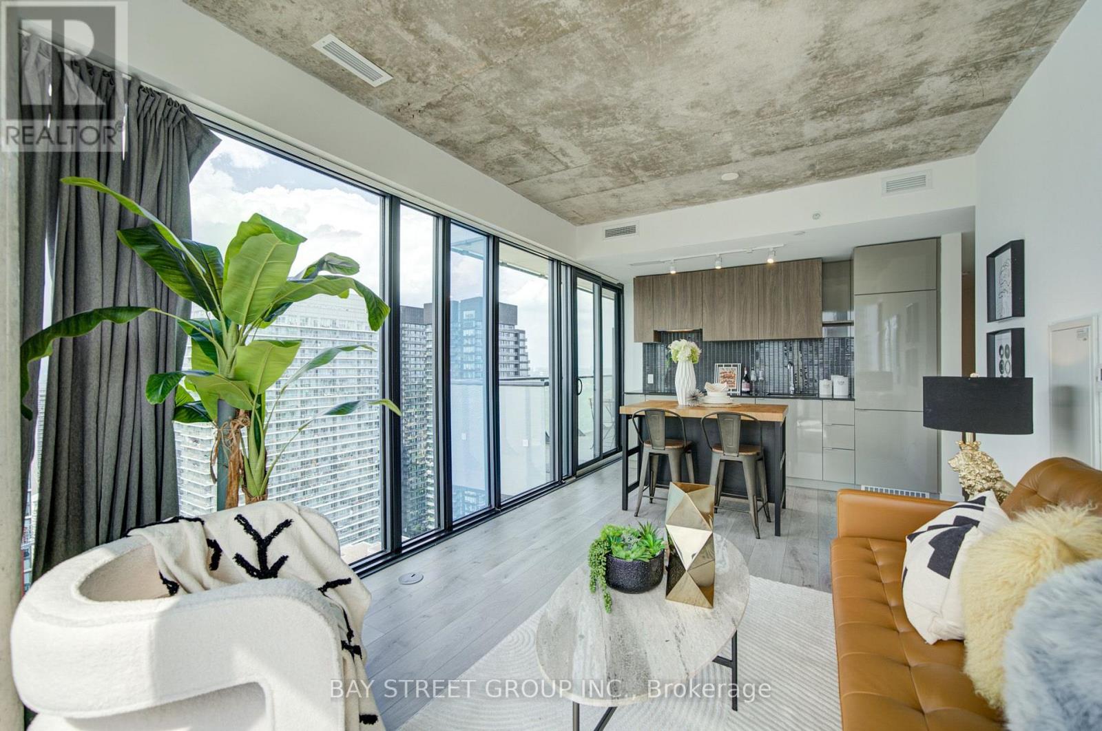 3303 - 161 Roehampton Avenue, Toronto, Ontario  M4P 0C8 - Photo 21 - C13648698