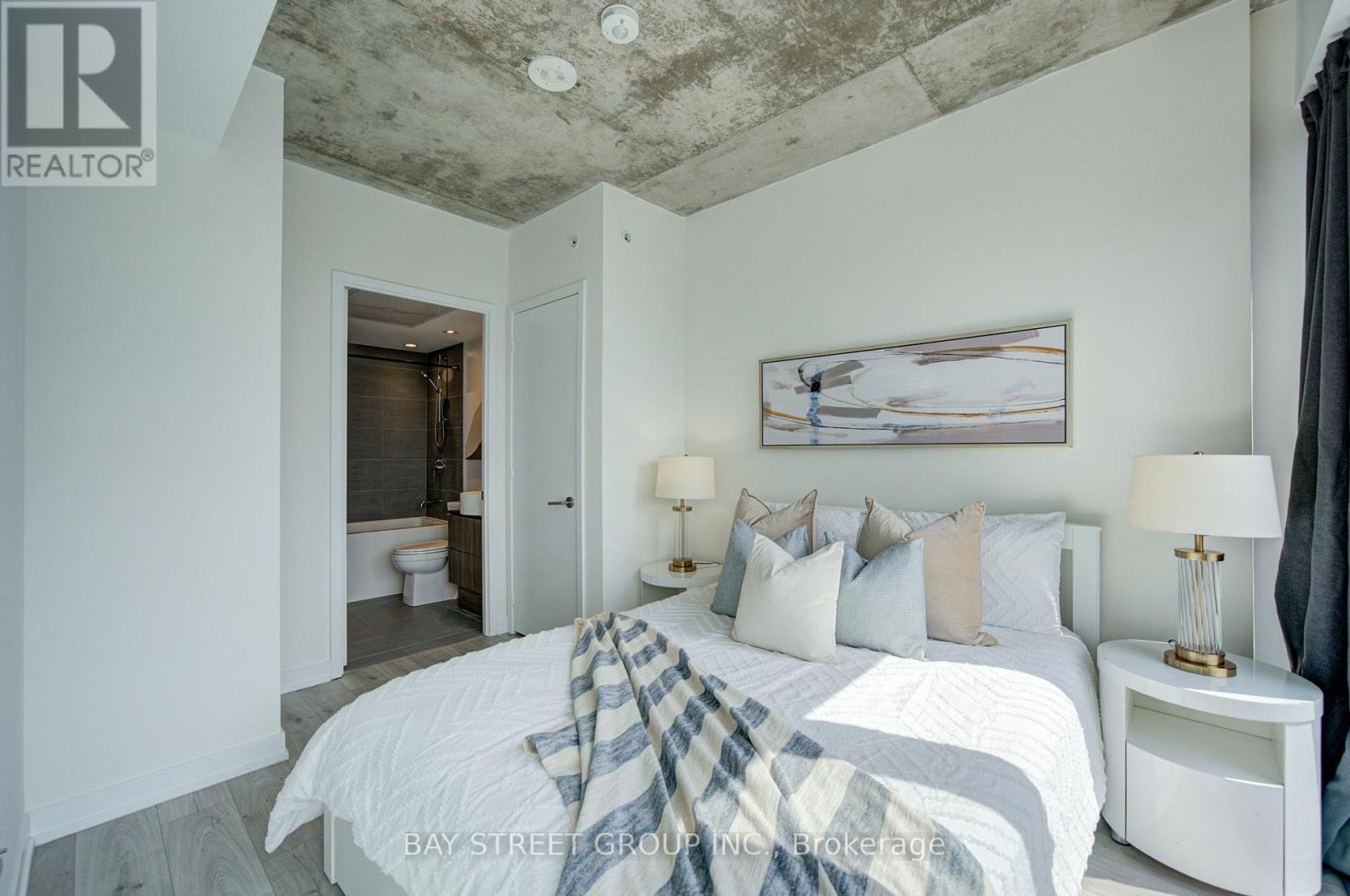 3303 - 161 Roehampton Avenue, Toronto, Ontario  M4P 0C8 - Photo 22 - C13648698