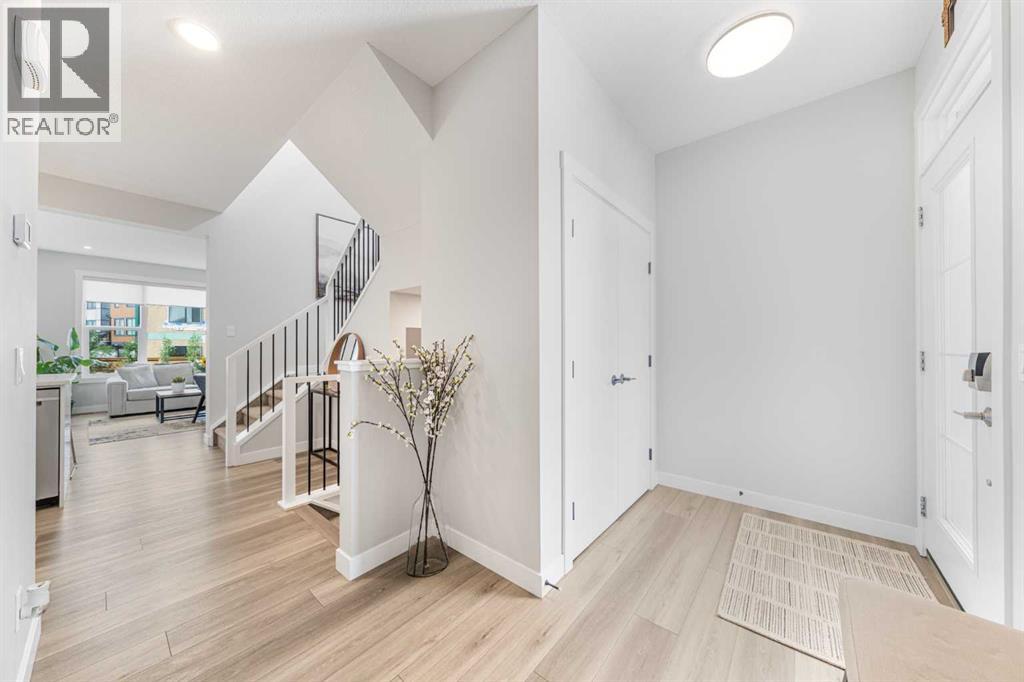 116 Rowmont Heath NW, Calgary, Alberta  T3L 0H8 - Photo 5 - A2323188