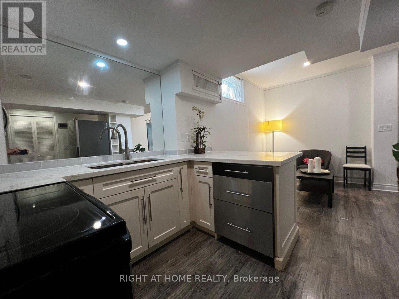 24 Jondan ( Basemnet) Crescent, Markham (Royal Orchard), Ontario  L3T 3Z5 - Photo 1 - N13648692