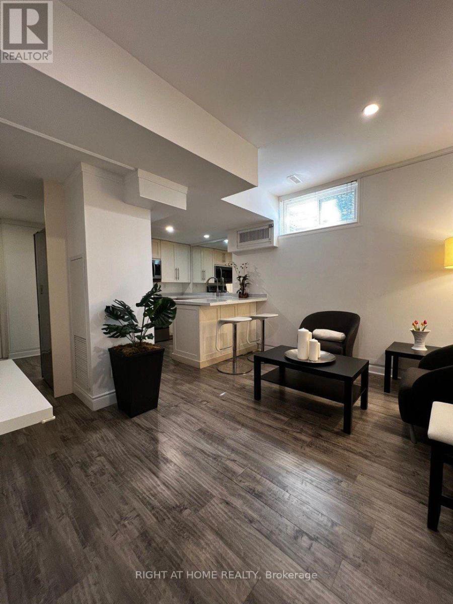 24 Jondan ( Basemnet) Crescent, Markham (Royal Orchard), Ontario  L3T 3Z5 - Photo 2 - N13648692