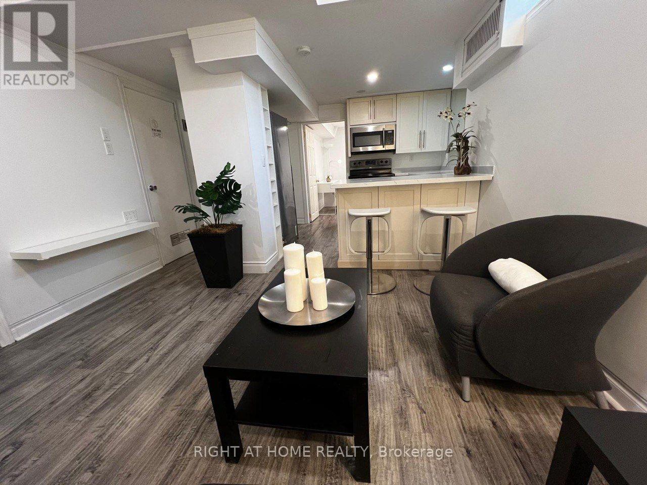 24 Jondan ( Basemnet) Crescent, Markham (Royal Orchard), Ontario  L3T 3Z5 - Photo 8 - N13648692