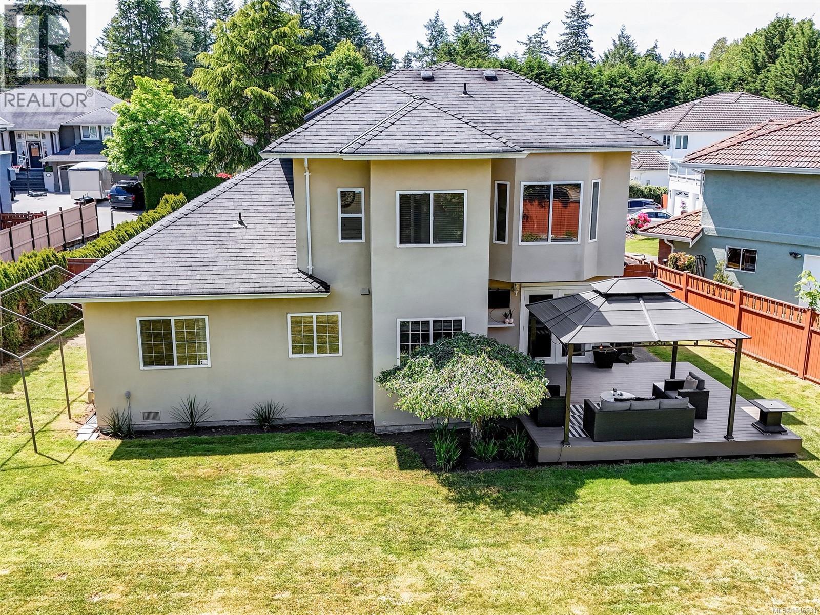 1290 Les Meadows Cres, Saanich, British Columbia  V8X 5G4 - Photo 28 - 1046231