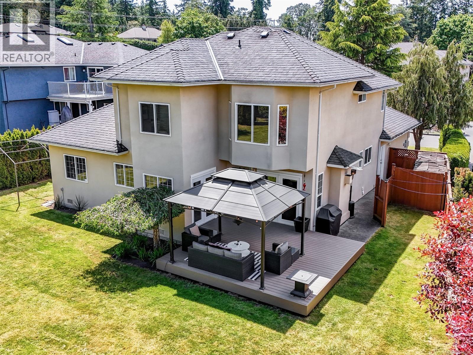 1290 Les Meadows Cres, Saanich, British Columbia  V8X 5G4 - Photo 29 - 1046231