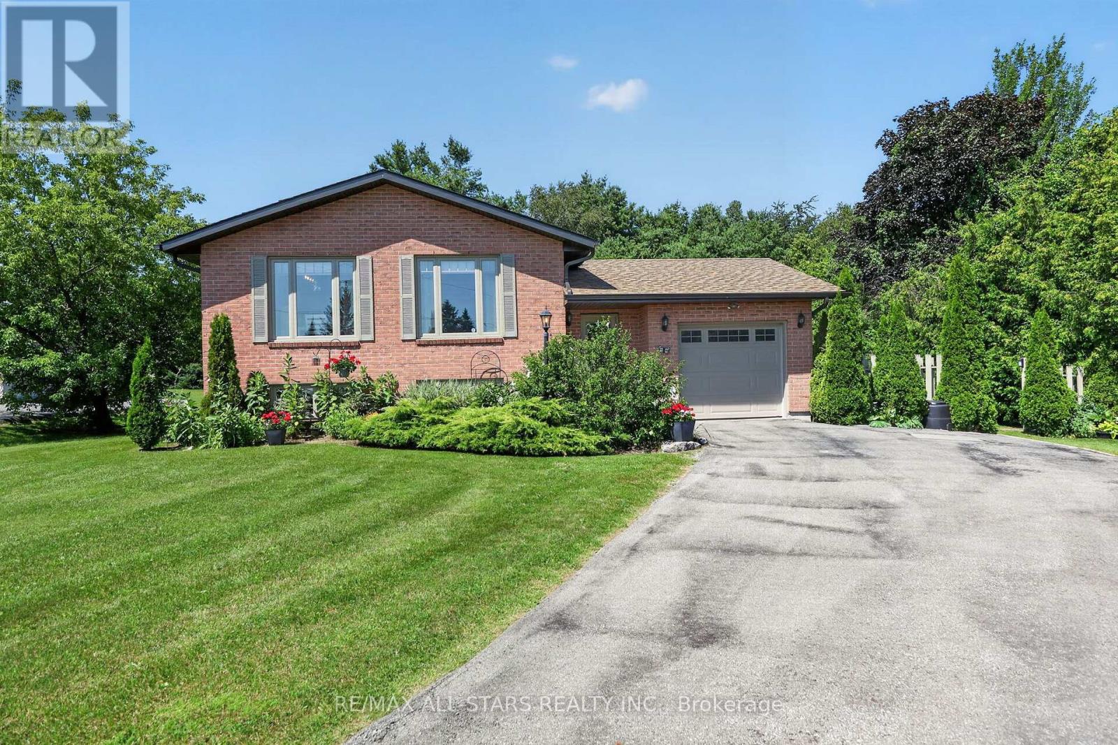 6 GOLF COURT, Kawartha Lakes, Ontario