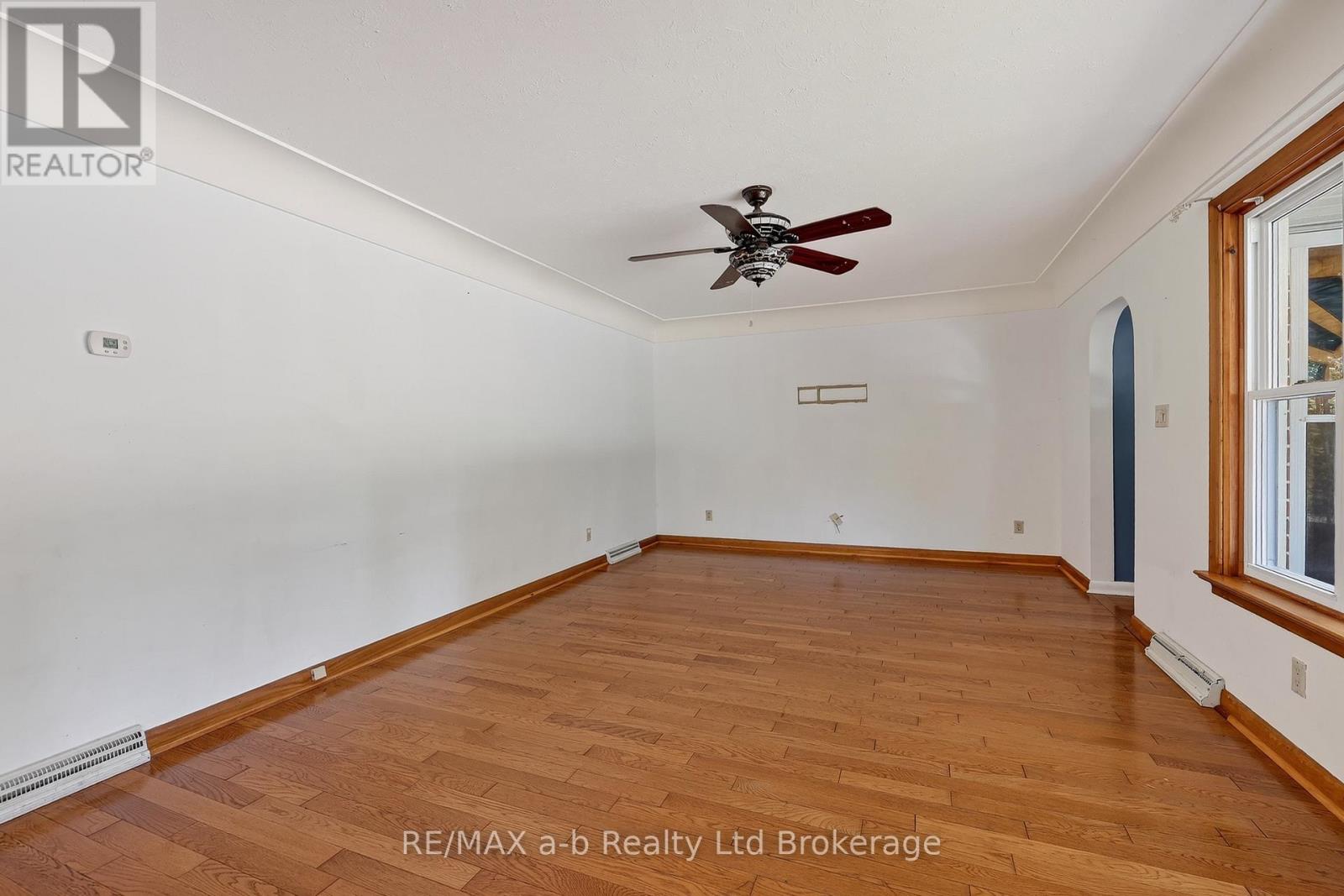 58 Victoria Street, Tillsonburg, Ontario  N4G 3Z7 - Photo 10 - X13492732