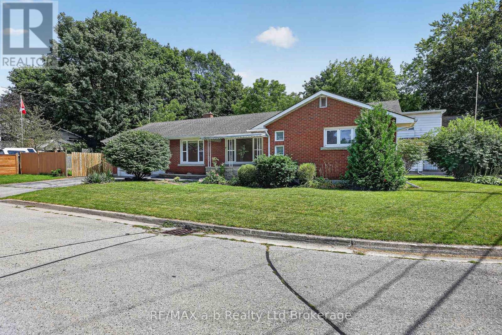 58 Victoria Street, Tillsonburg, Ontario  N4G 3Z7 - Photo 29 - X13492732