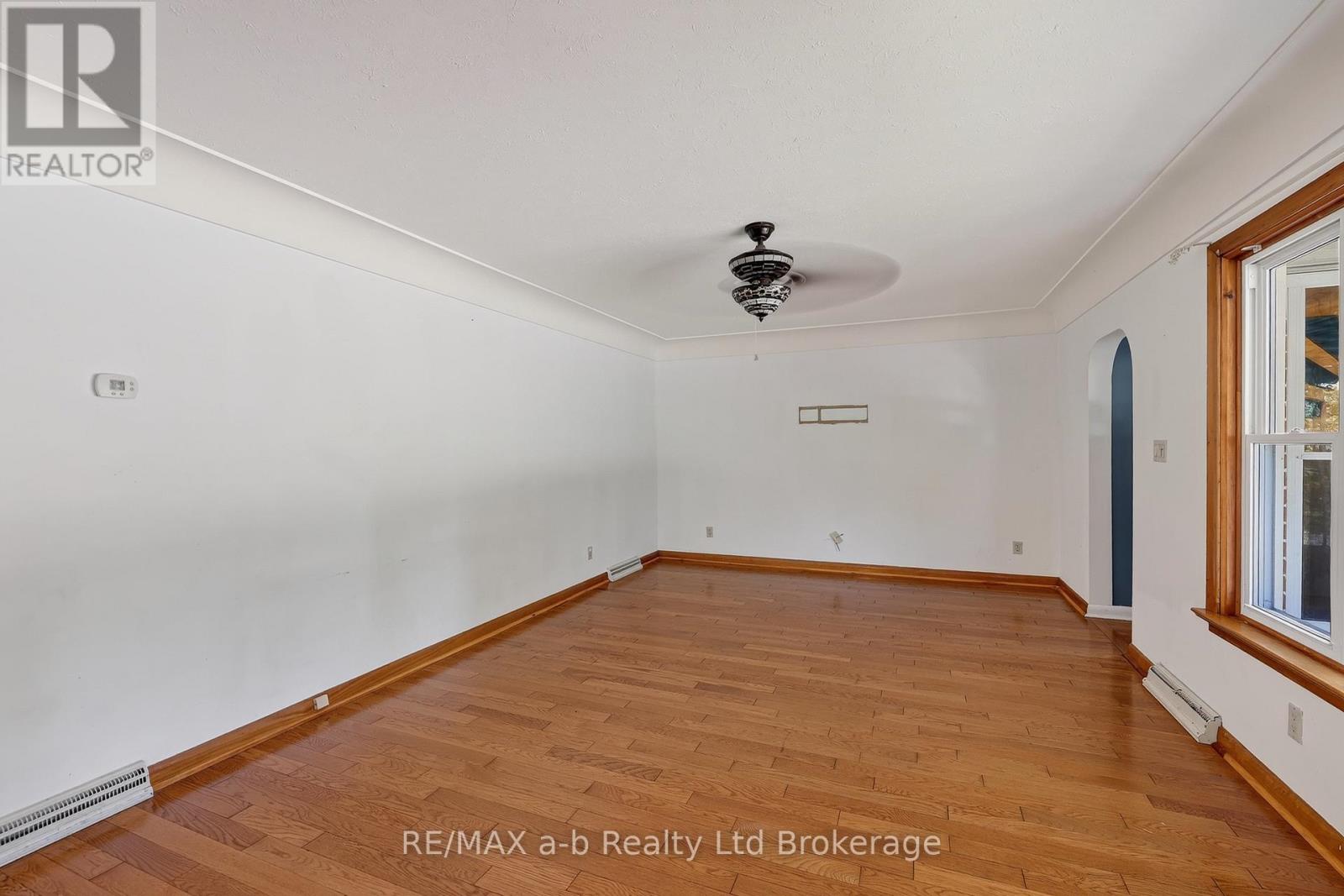 58 Victoria Street, Tillsonburg, Ontario  N4G 3Z7 - Photo 9 - X13492732