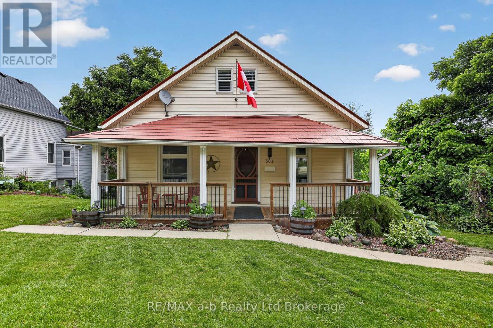 301 Thames Street S, Ingersoll, Ontario N5C 2T8 - Photo 2 - X13500904