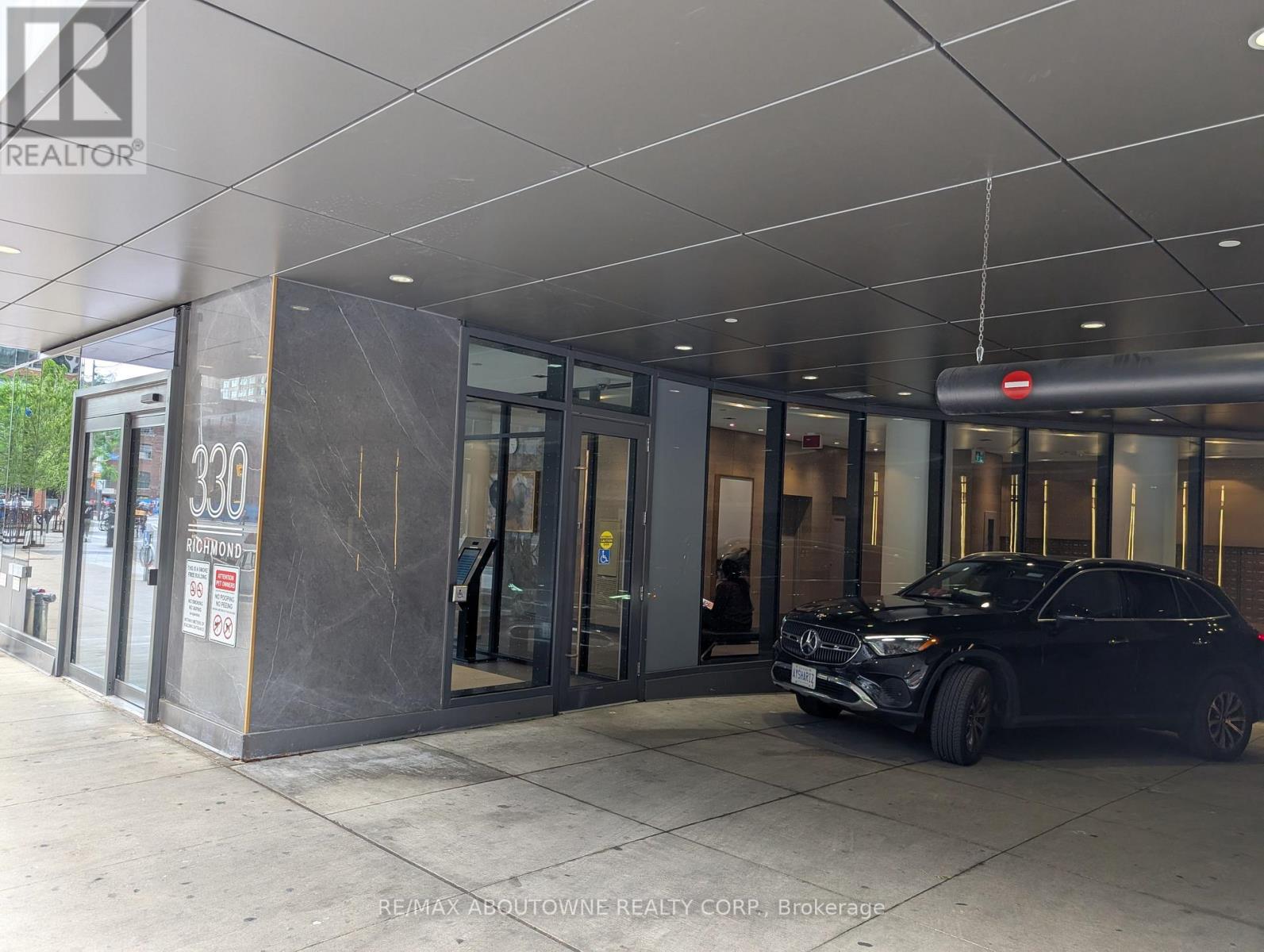 207 - 330 RICHMOND STREET W, Toronto, Ontario